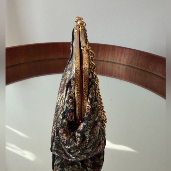 Vintage Elegant Tapestry Clutch with Gold Accents 50s / 60s - Picture 2 of 7